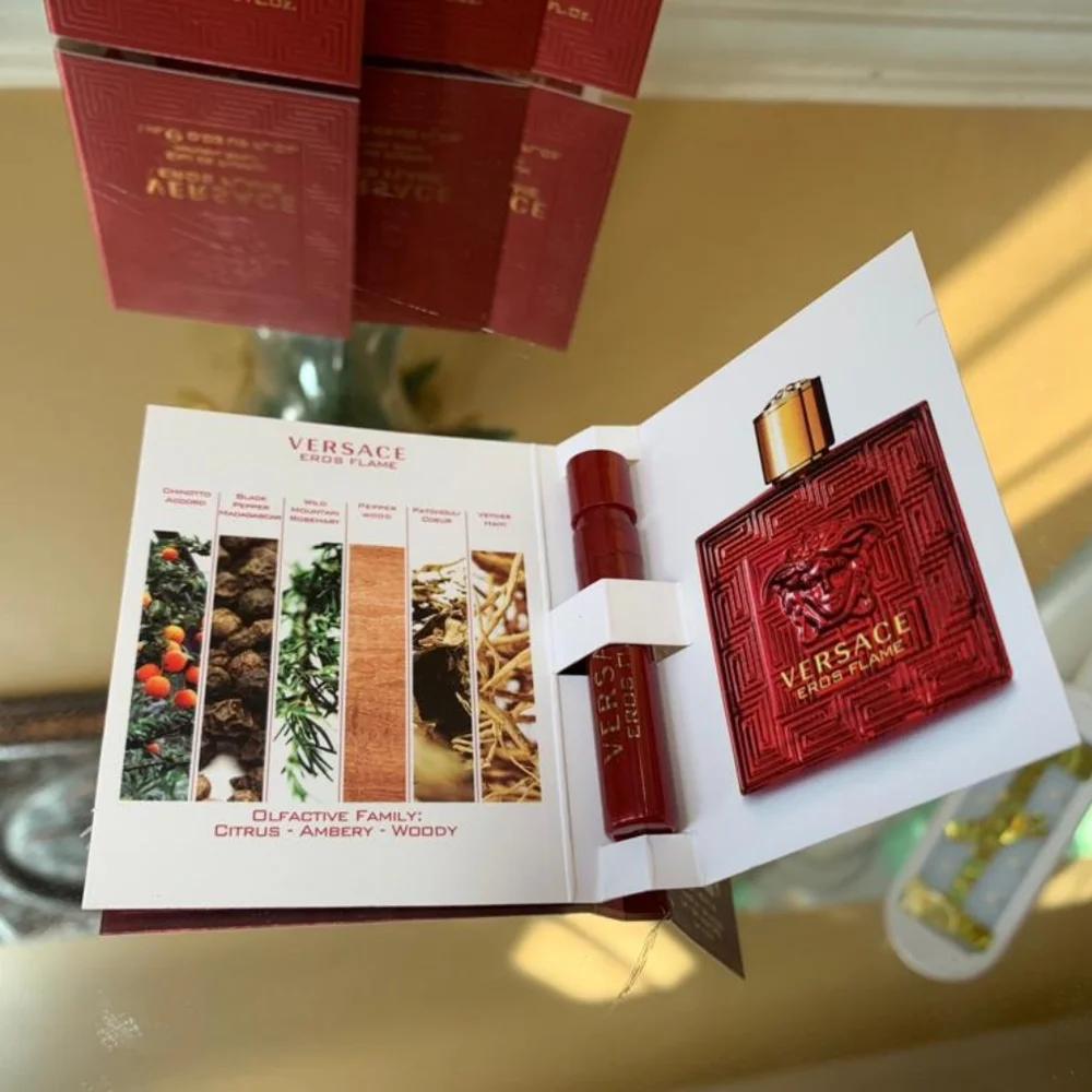 Versace - Picture 3 of 3